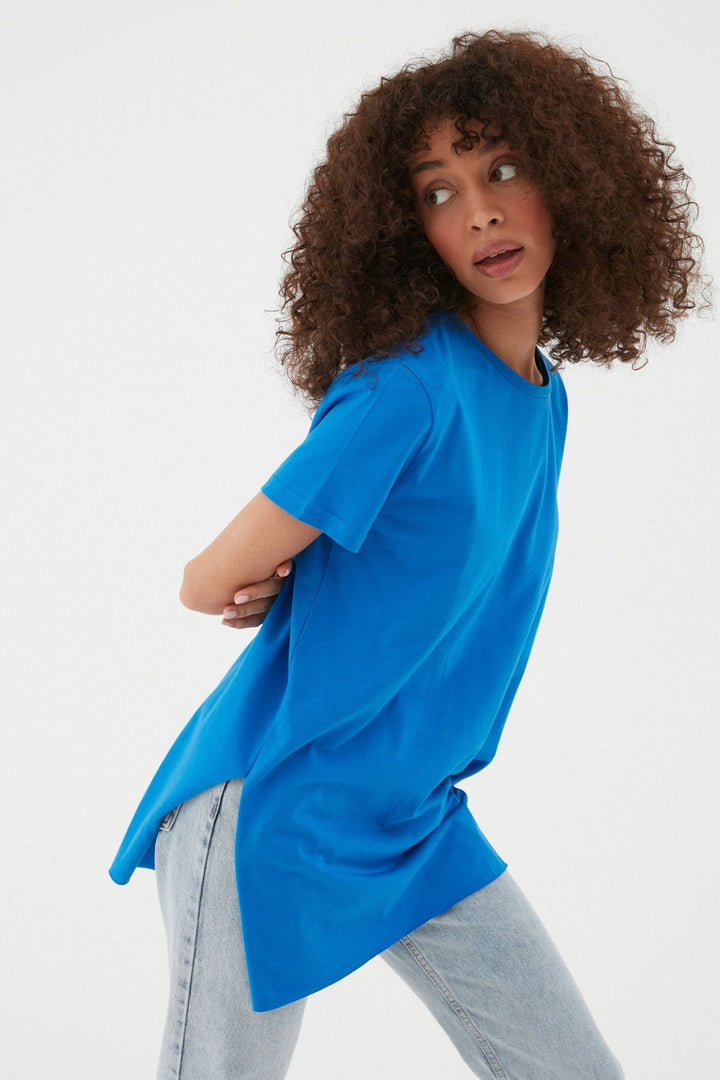 Bisiklet Yaka Yanı Yırtmaçlı Tişört Sax