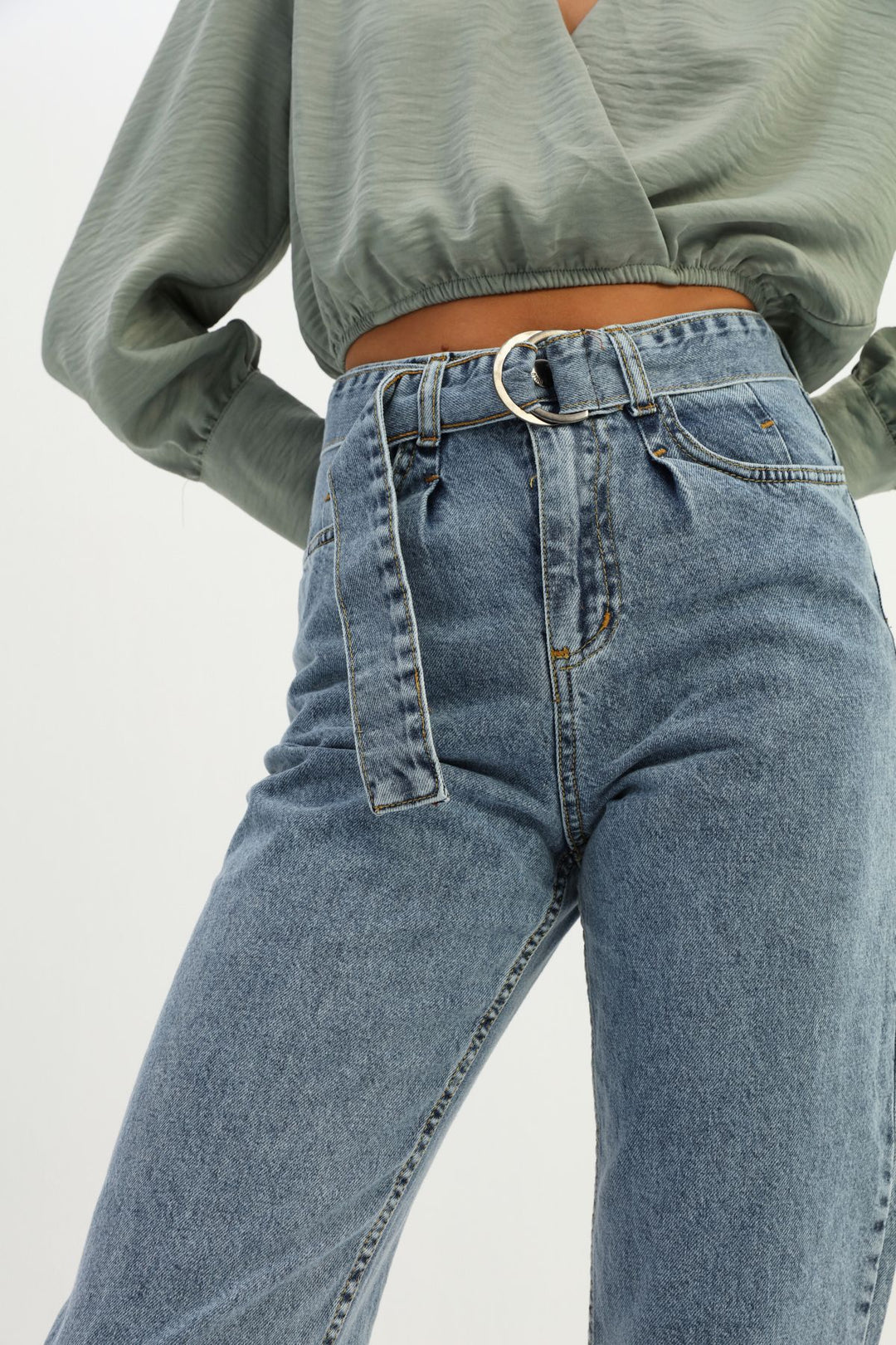 Kemerli Mom Jean Açık Mavi