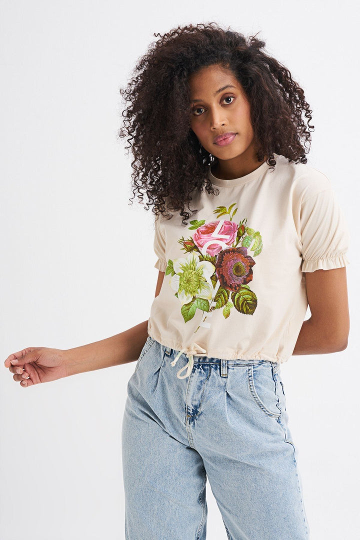 Önü Bağlamalı Kolları Fırfır Lastikli Tişört Açık Bej