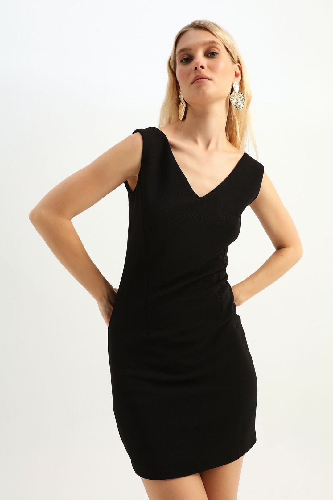 Zipper Back V-Neck Dress Black