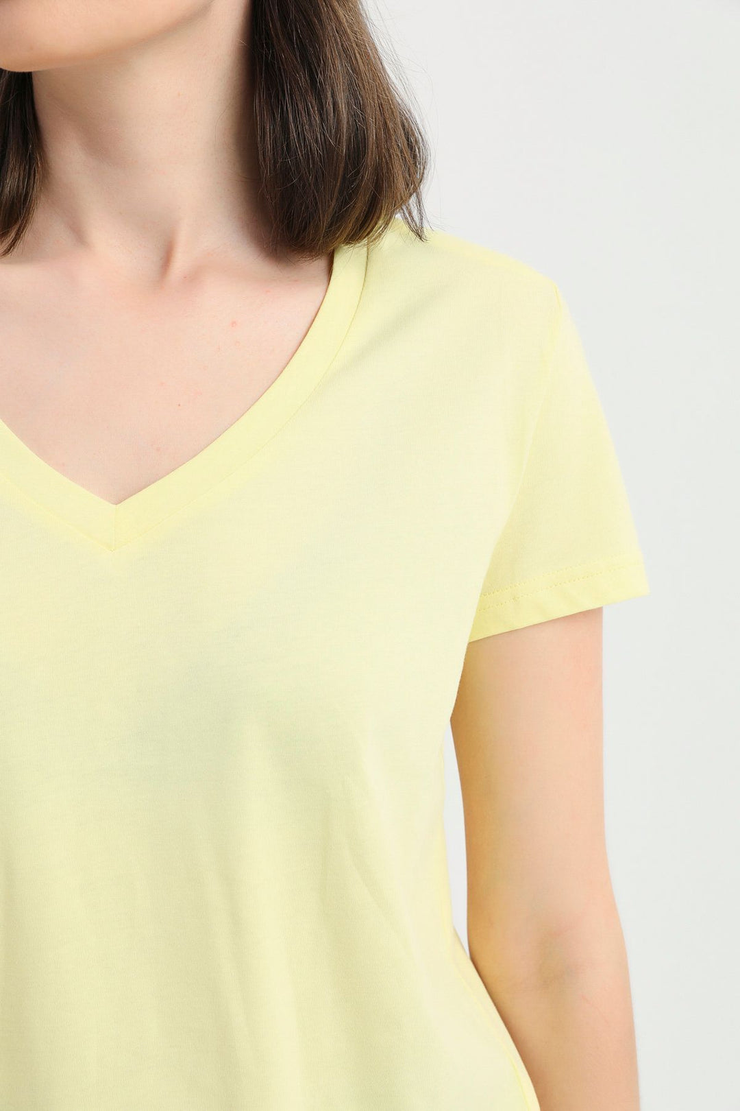 Vatkalı V Yaka Tişört Sarı