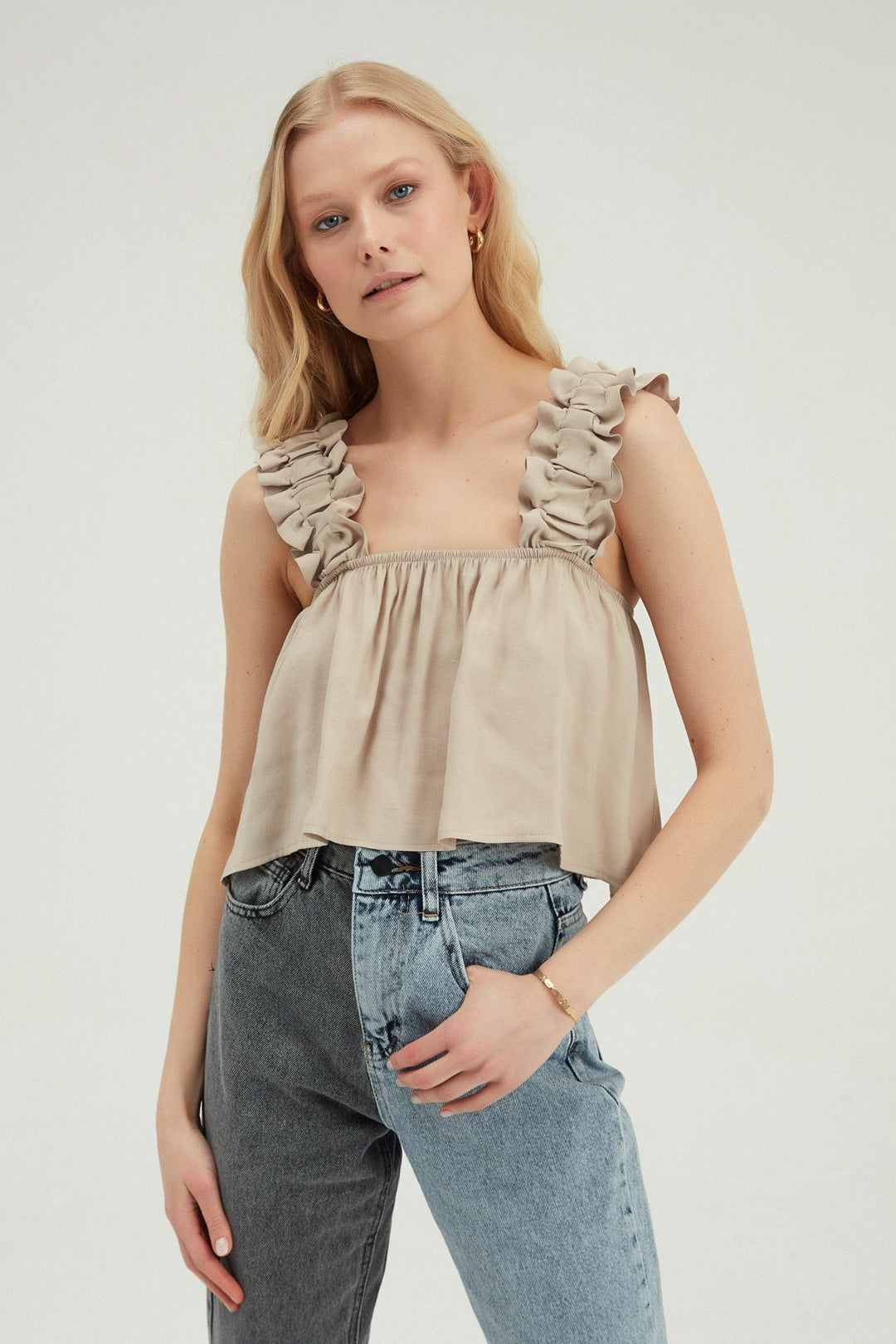 Fırfır Askılı Crop Bluz Bej