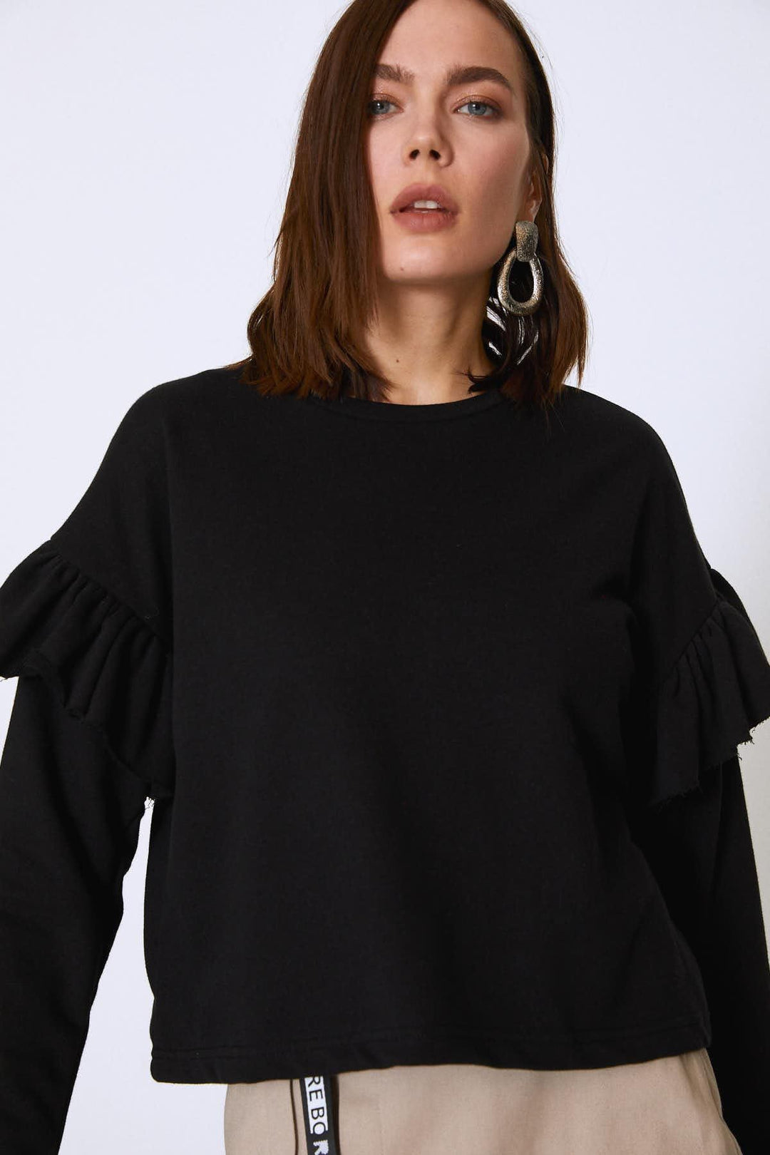 Crew Neck Sleeves Frilly Sweatshirt Black