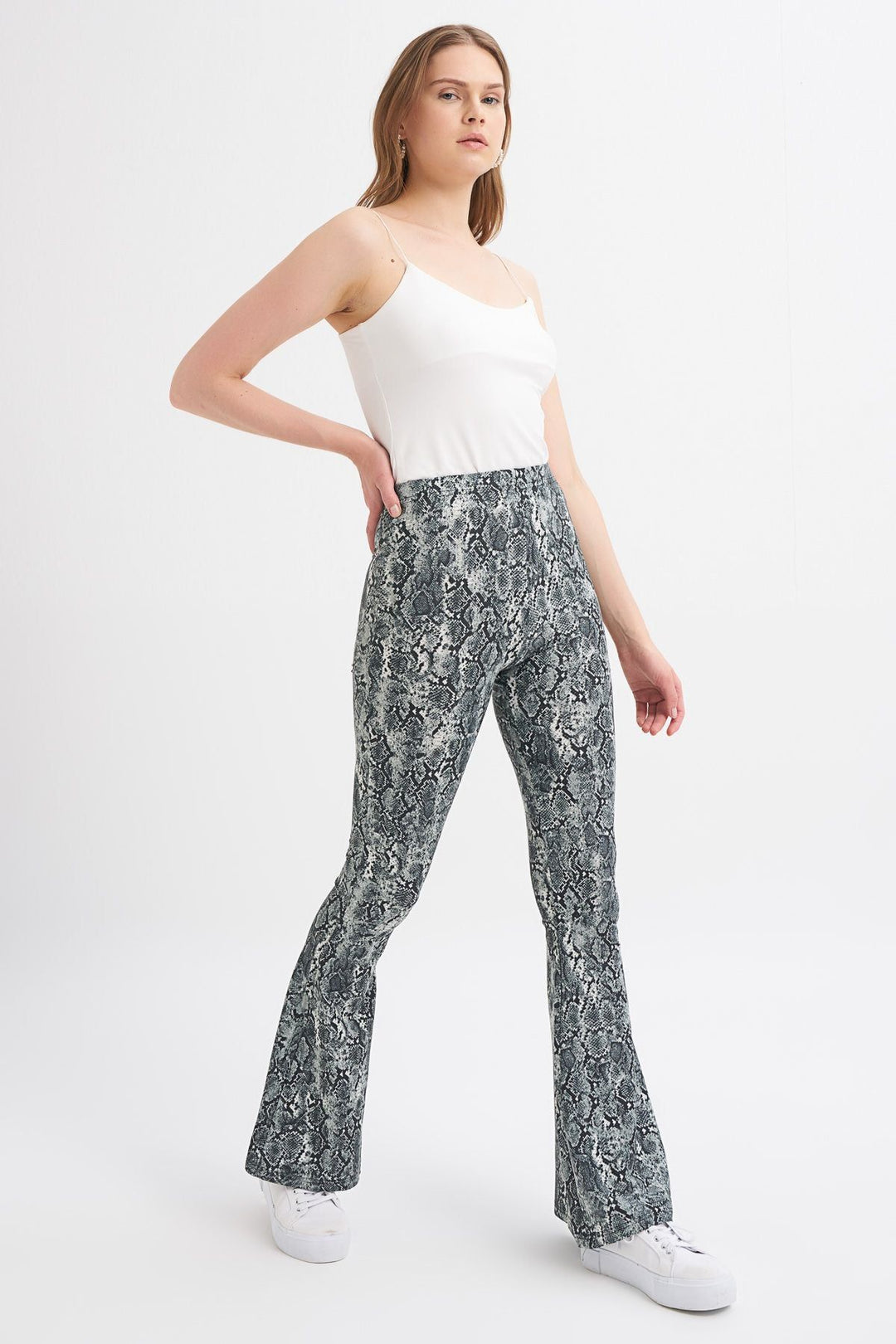 Desenli İspanyol Paça Pantolon Gri