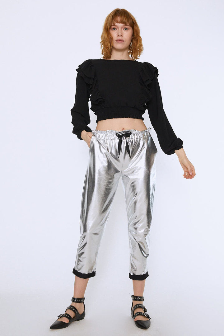 Ruffled Crop Blouse With Waist Gippe Black