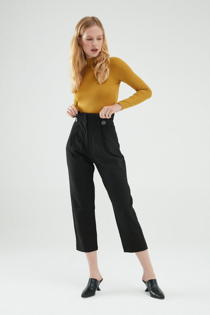 Düğme Aksesuarlı Yüksek Bel Pantolon Siyah