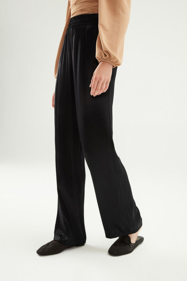 Beli Lastikli Saten Pantolon Siyah