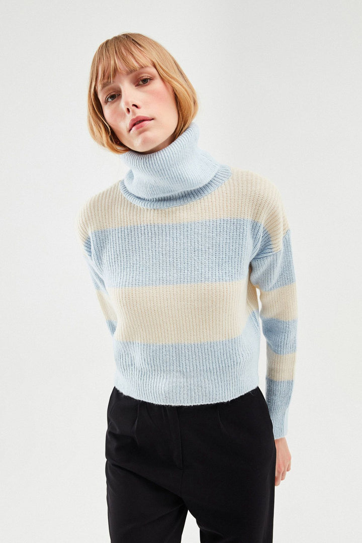 Striped Knitwear Sweater Baby Blue