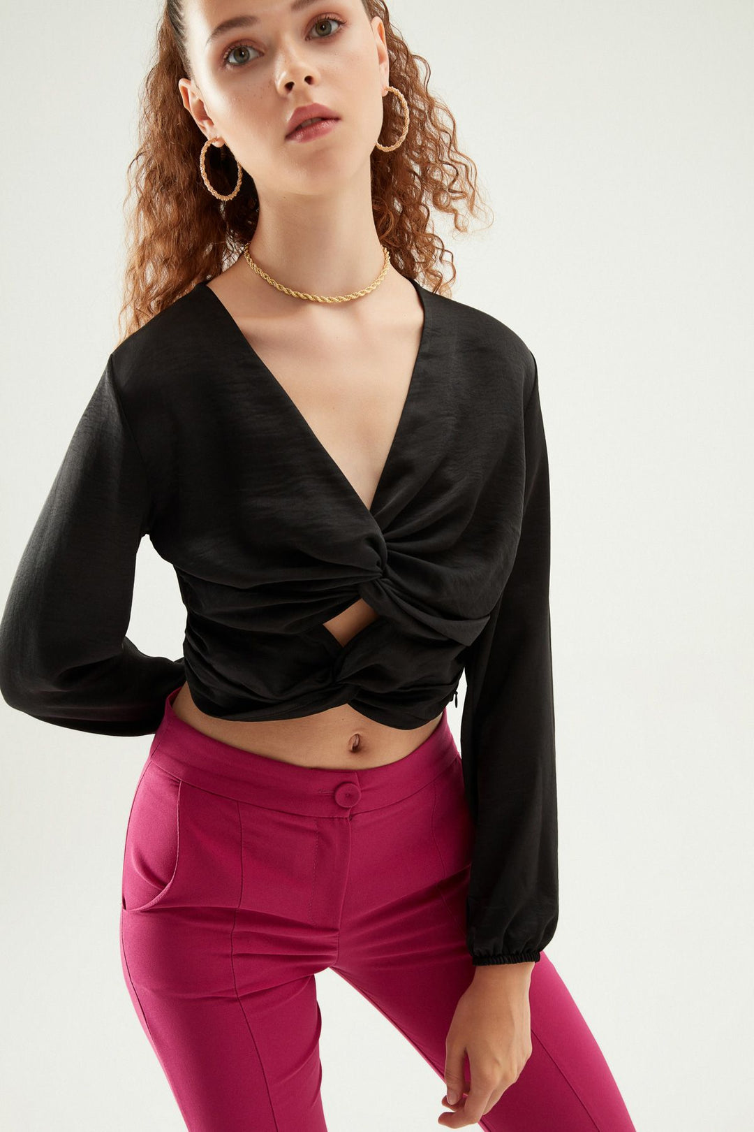Decollete Detailed V-Neck Blouse Black