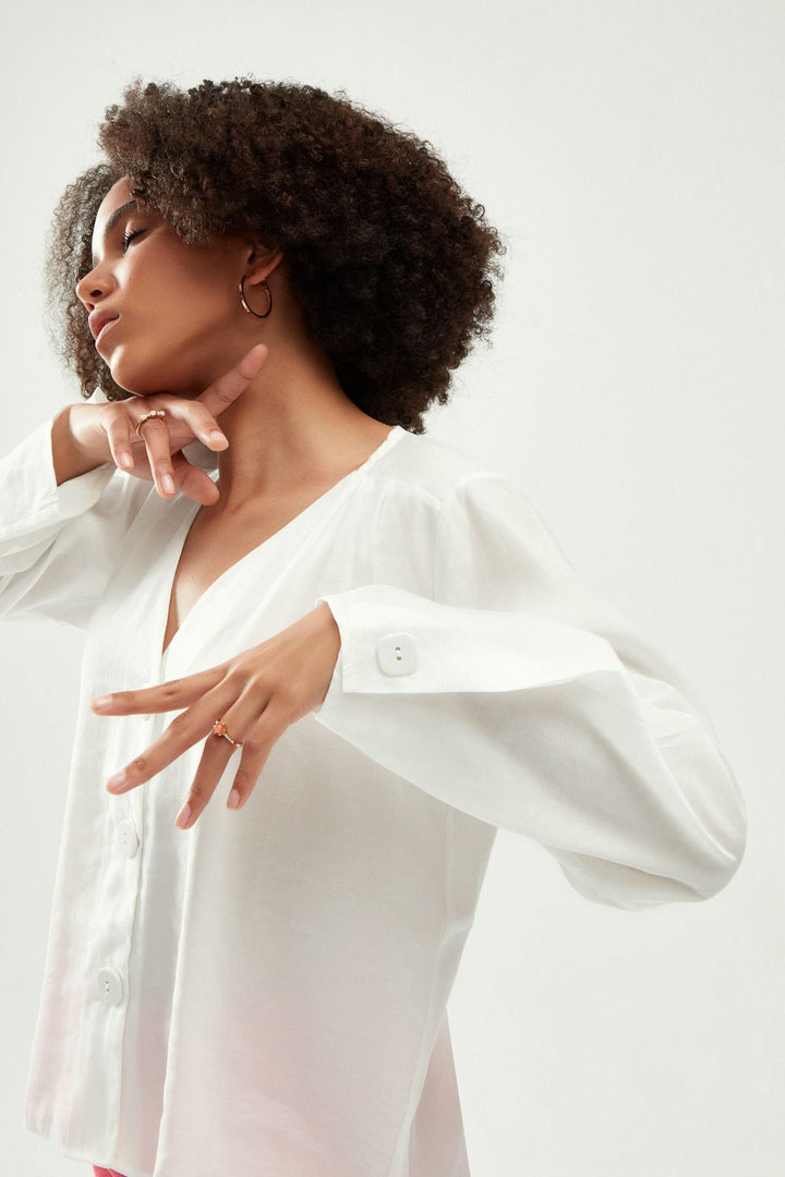 Buttoned V-Neck Shirt Ecru