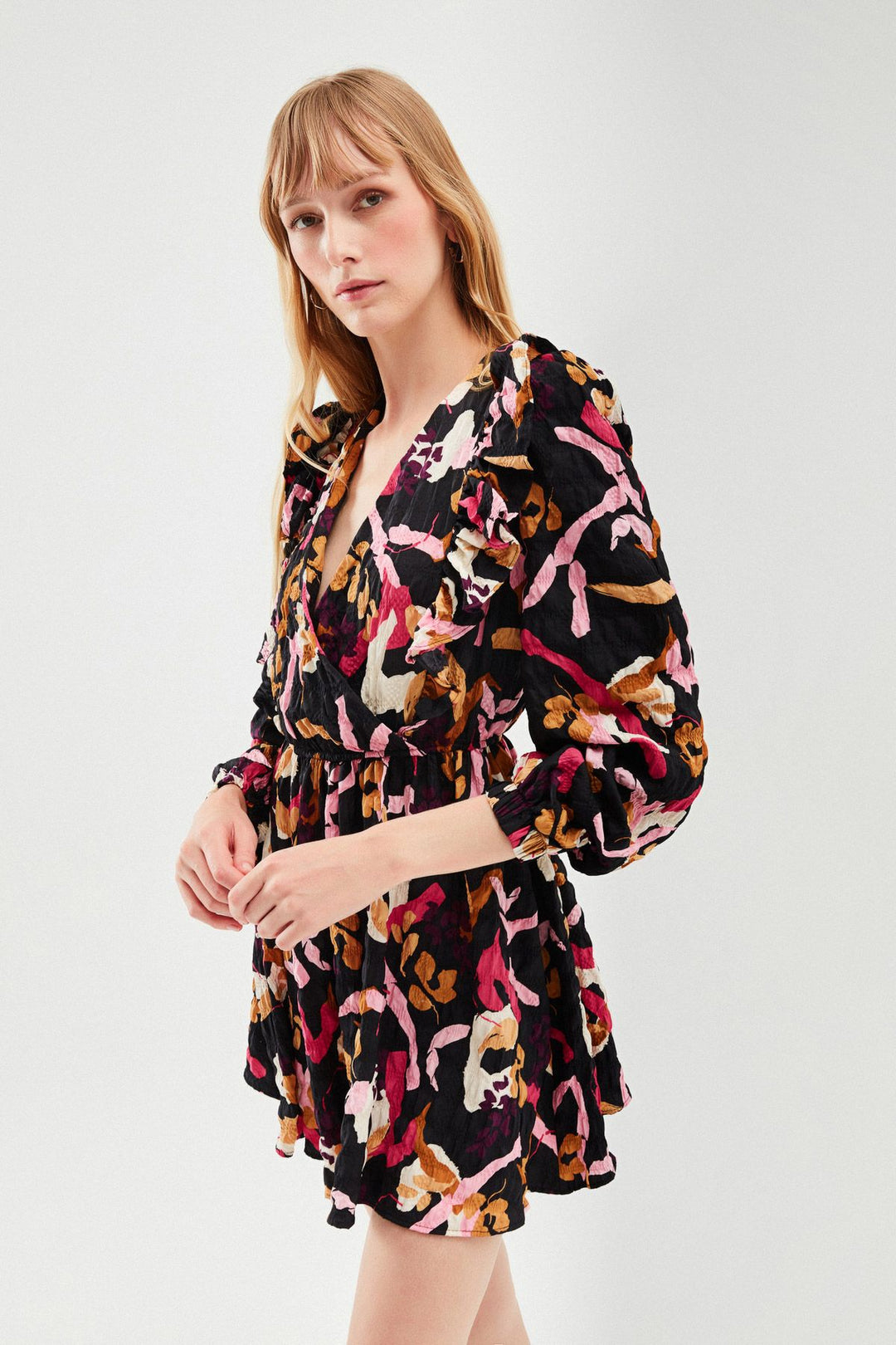 Fırfırlı V Yaka Elbise Siyah