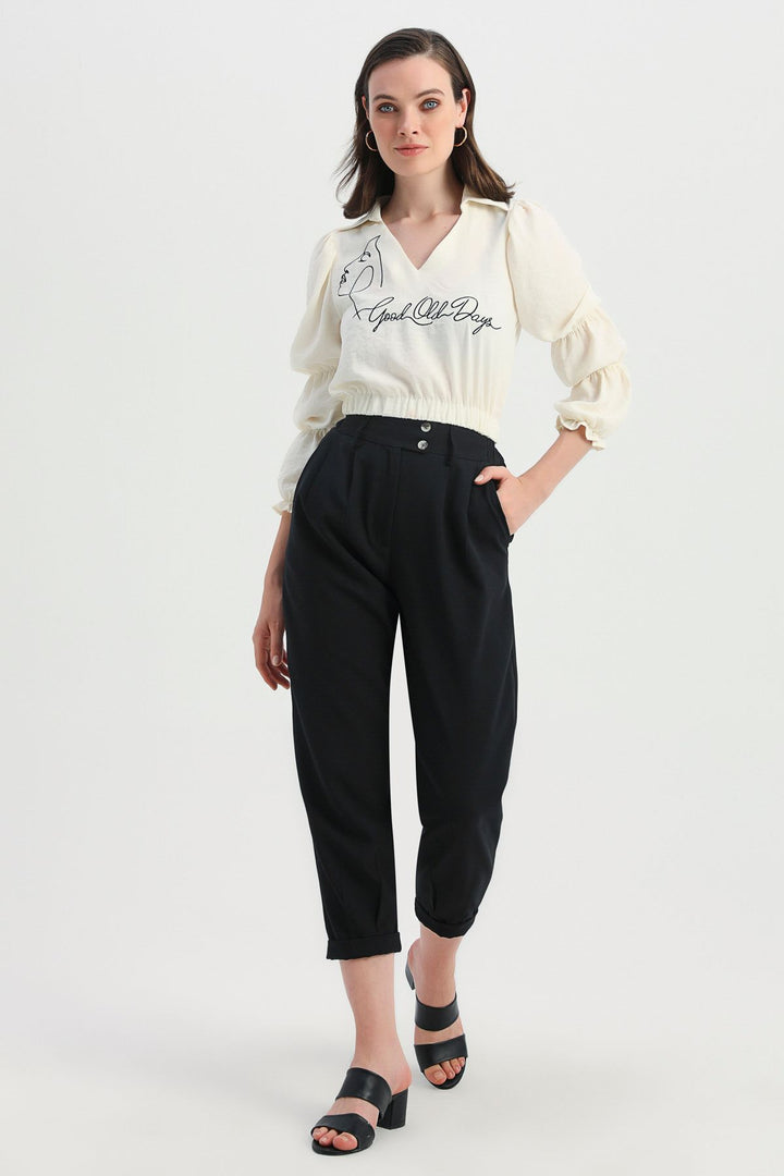 Nakışlı V Yaka Bluz Kemik