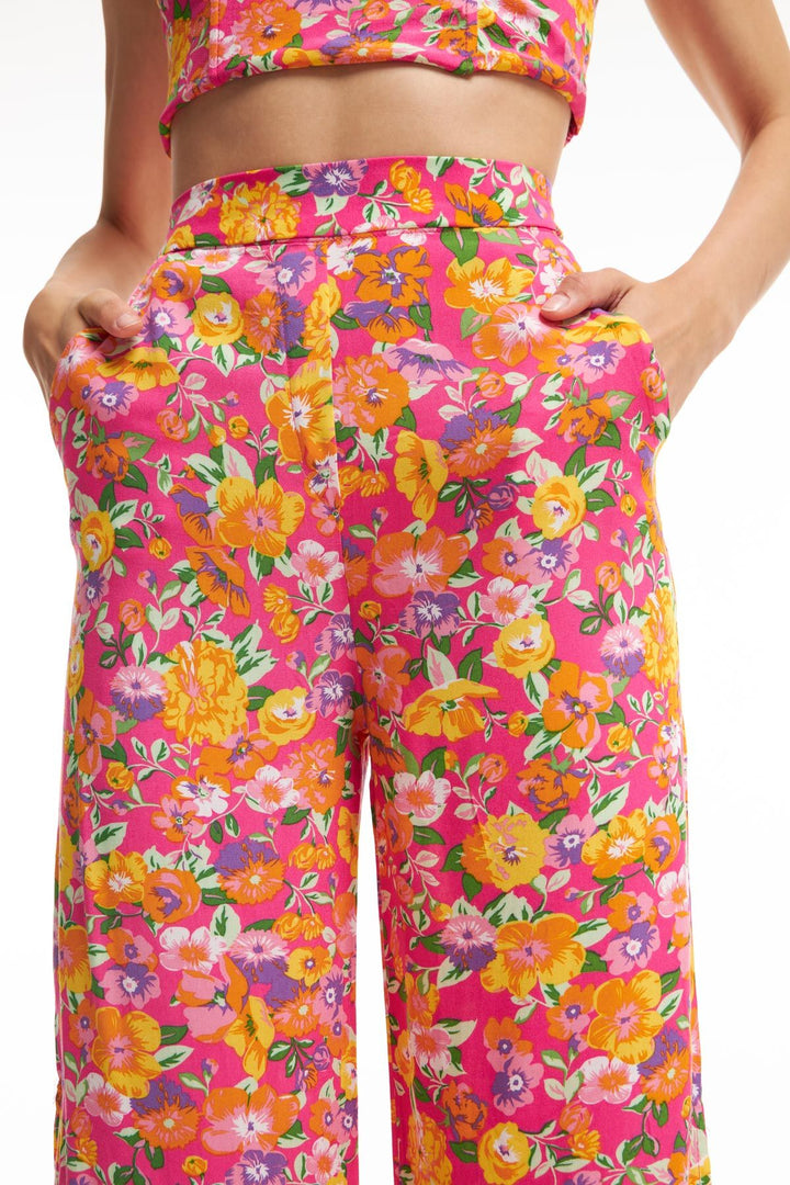 Yanları Yırtmaçlı Desenli Pantolon Pembe