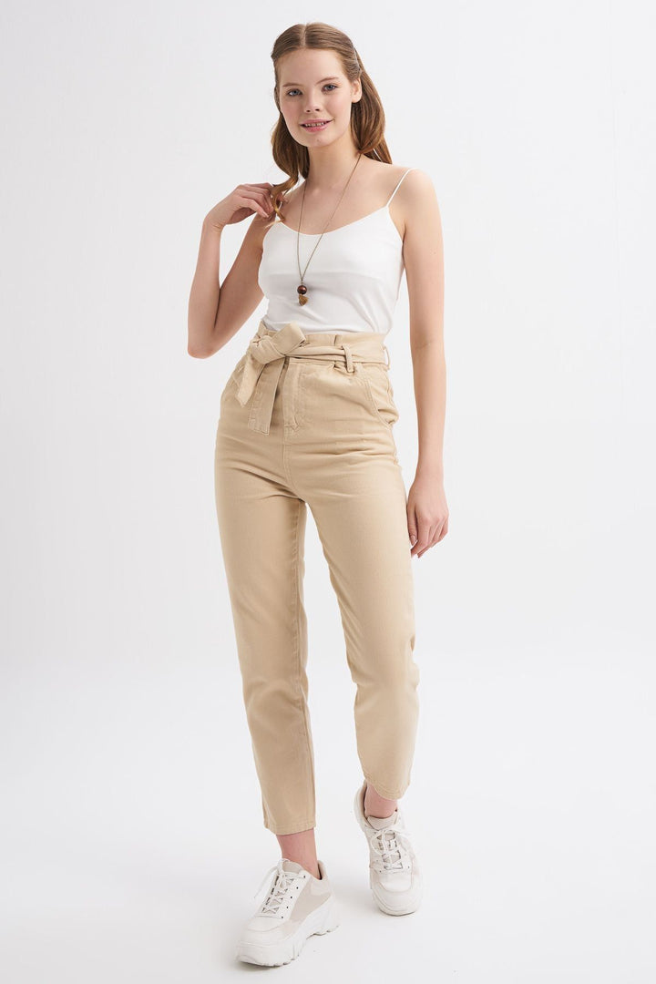 Kemerli Mom Jean Bej