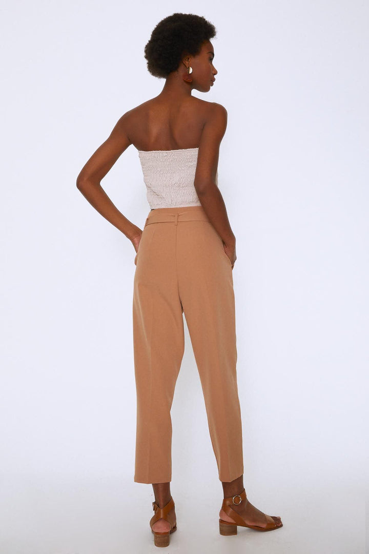 Beli Bağlamalı Cepli Pantolon Camel