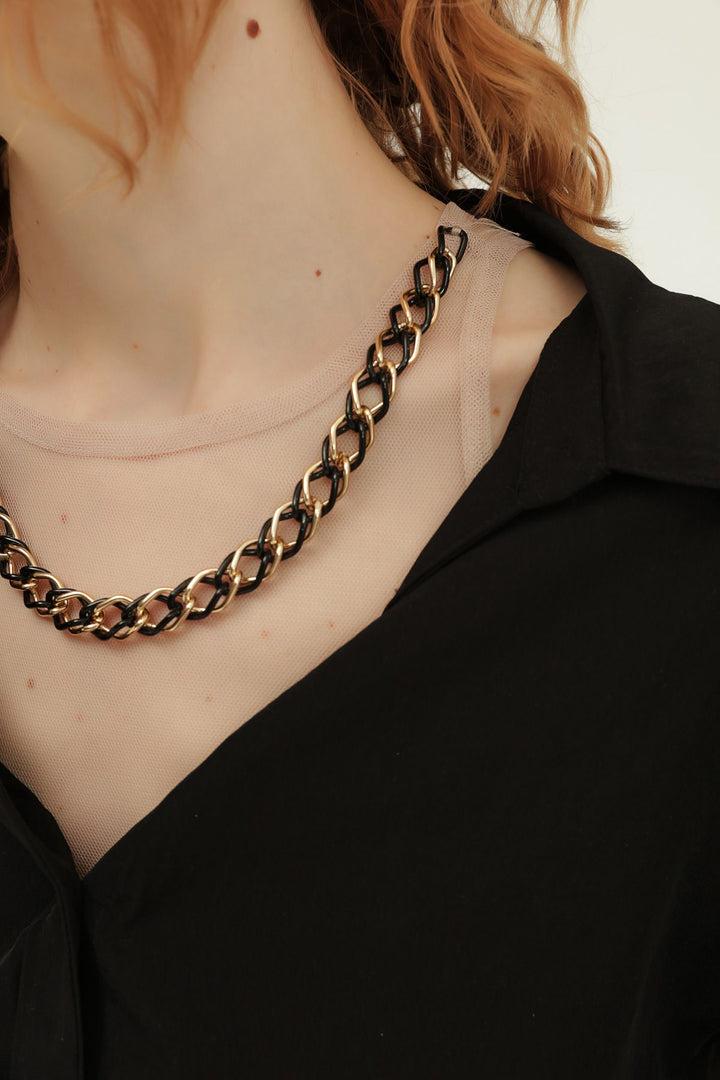 Chain Accessory Shirt Black