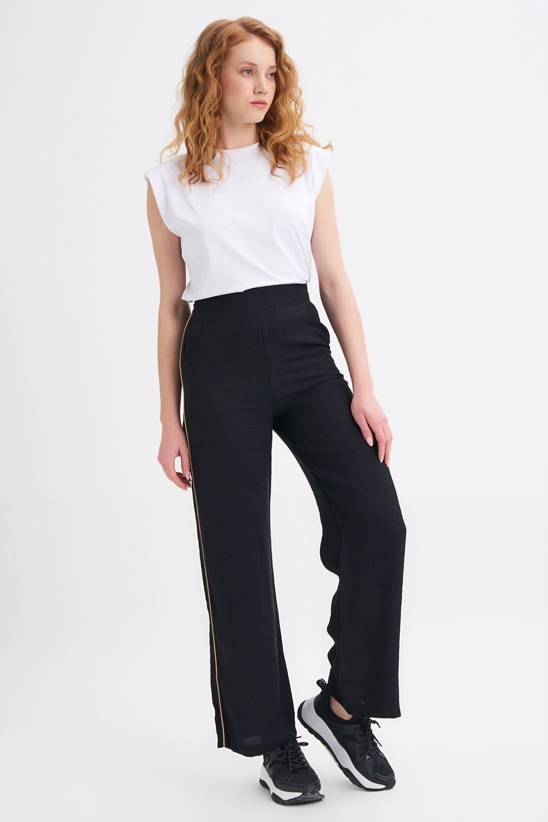 Şerit Detaylı Pantolon Siyah