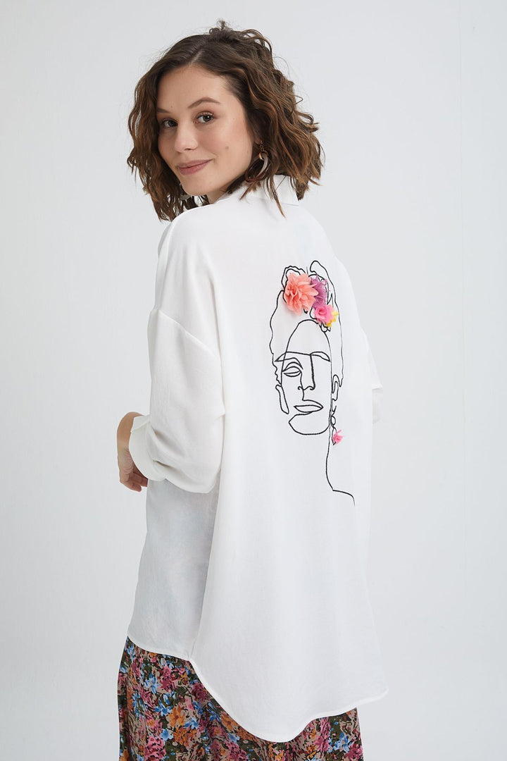 Arkası Nakışlı Uzun Gömlek Ekru