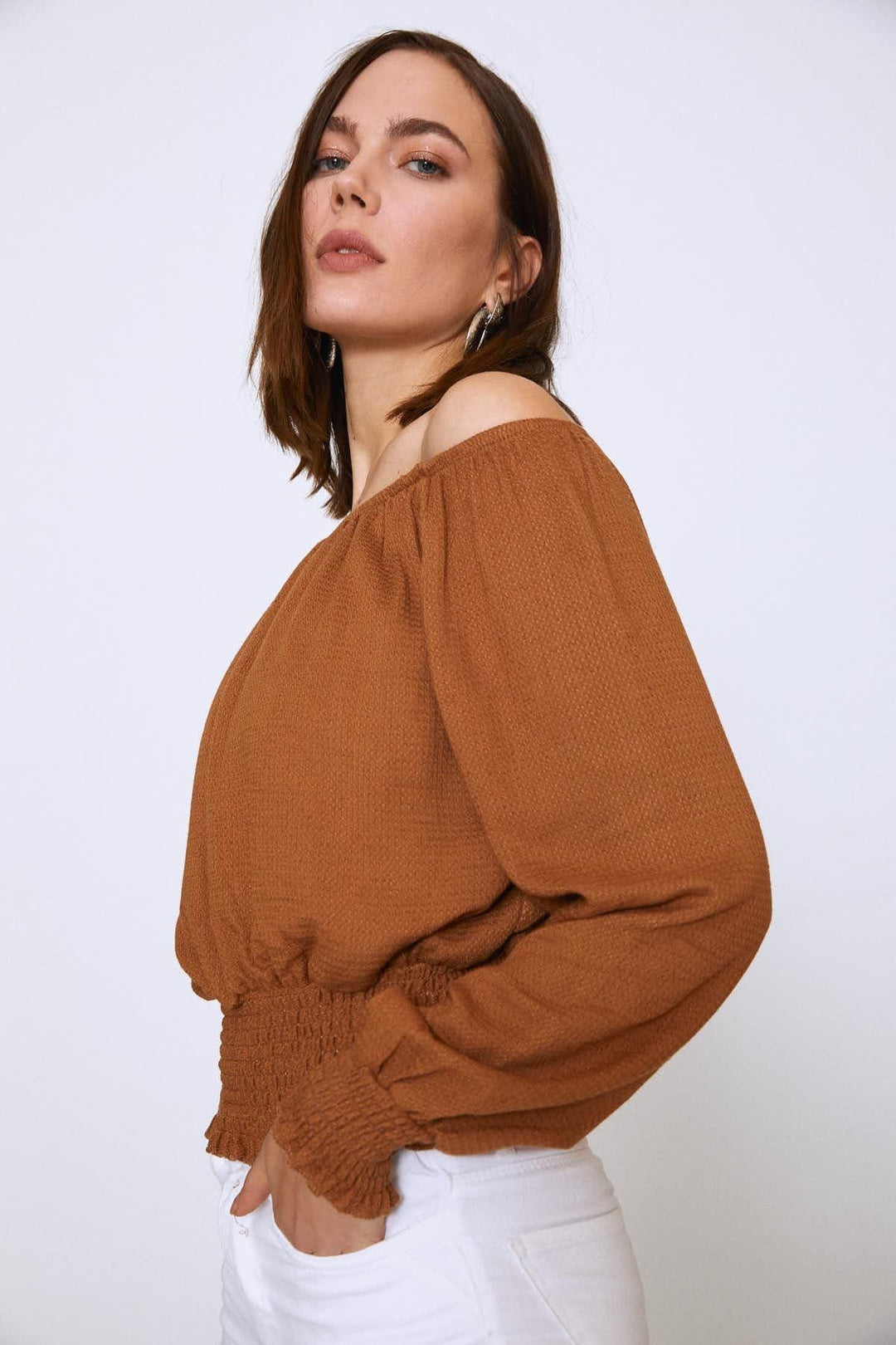 Off Shoulder Gipe Linen Blouse Brown