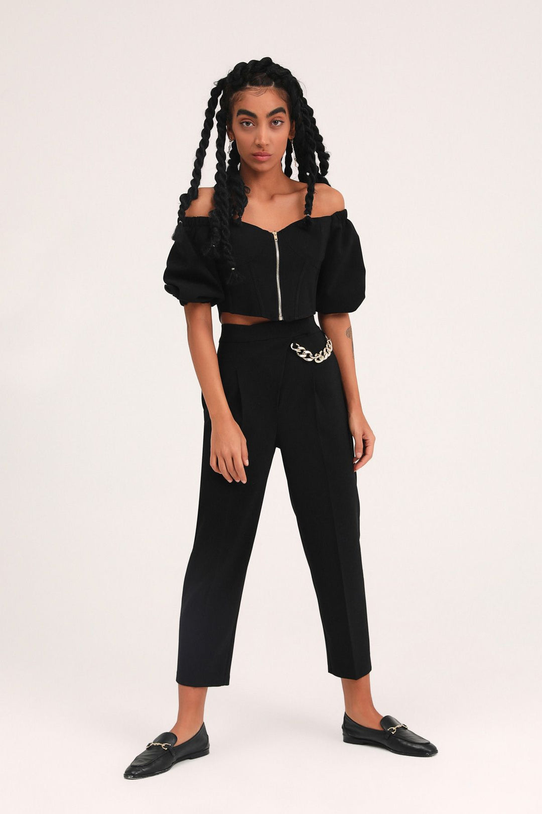 Zincir Aksesuarlı Yüksel Bel Pantolon Siyah
