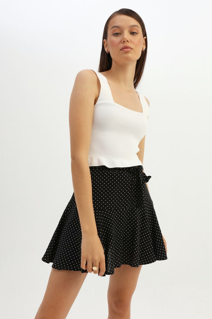 Askılı Ucu Fırfırlı Triko Beyaz