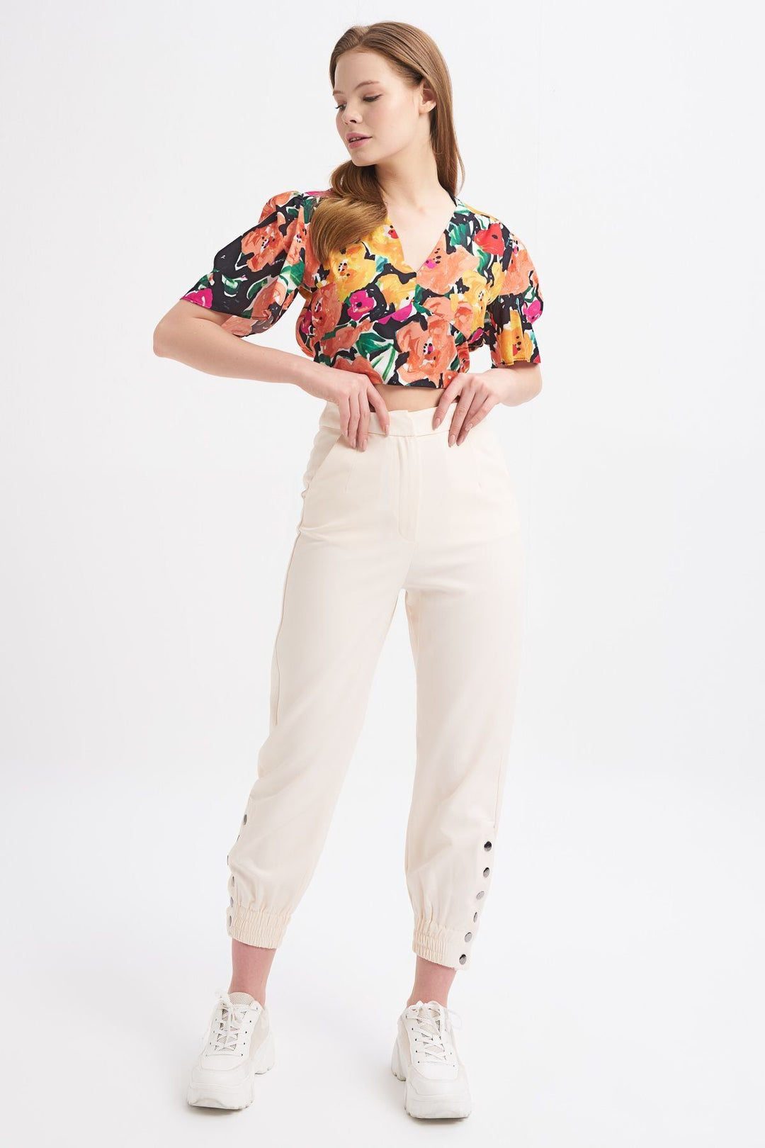 Paçası Çıtçıtlı Jogger Pantolon Kemik