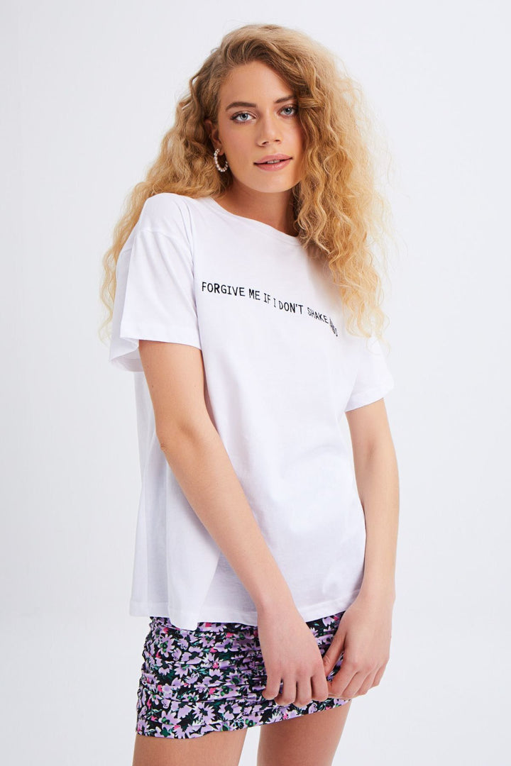 Nakış İşlemeli Sloganlı Tişört Beyaz