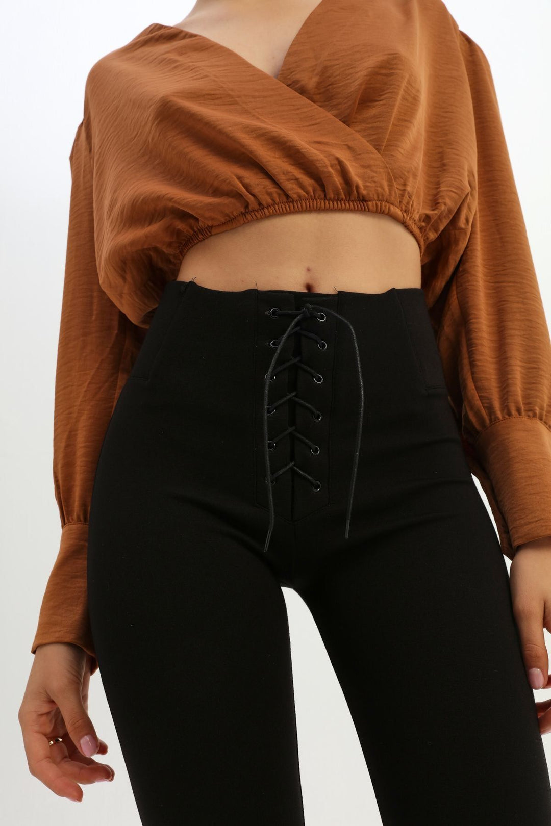 Bağcık Detaylı Yüksek Bel Tayt Siyah