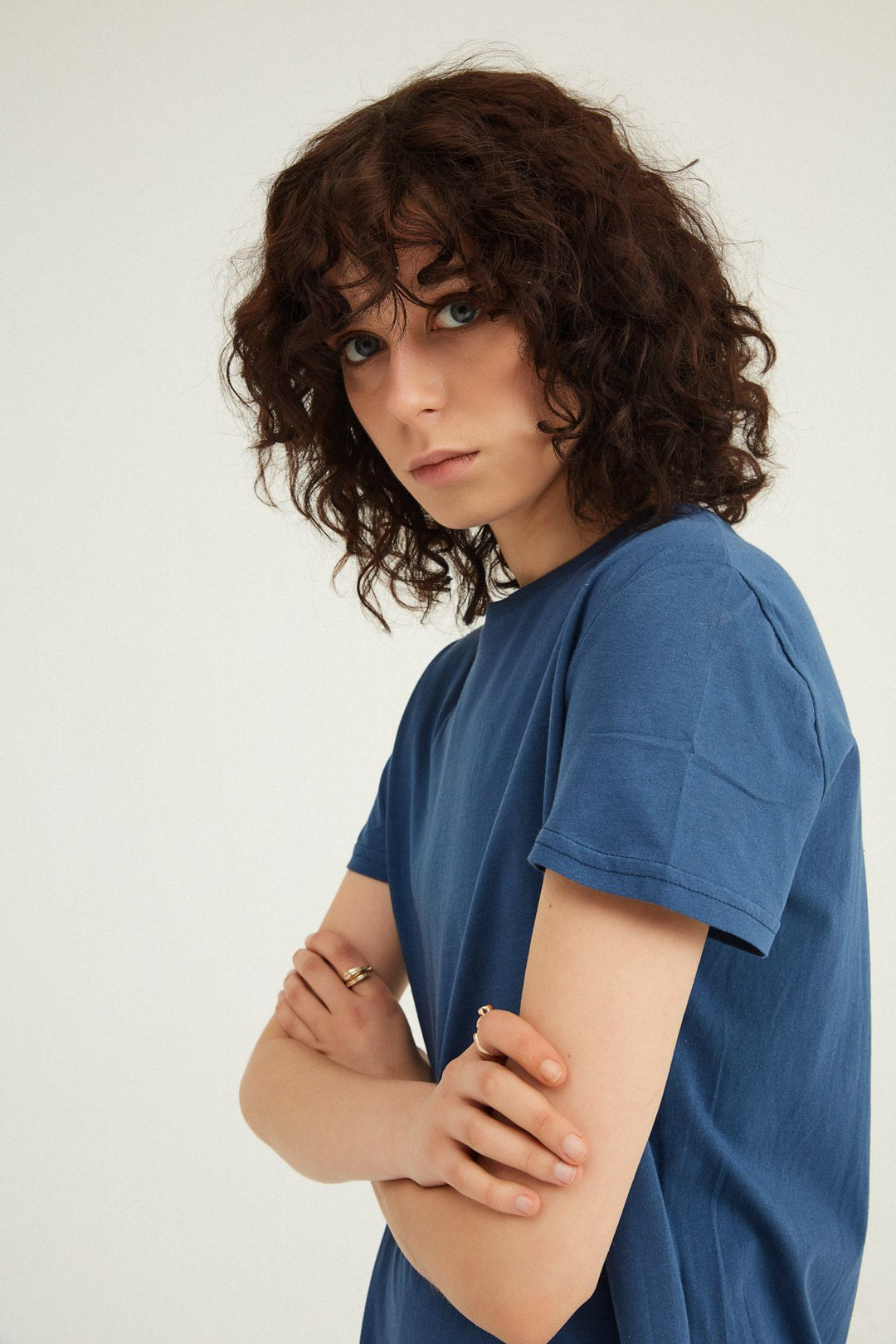 Bisiklet Yaka Yanı Yırtmaçlı Tişört İndigo