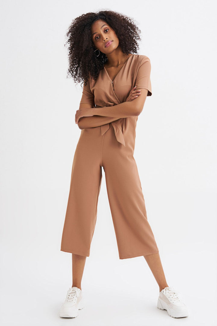 Kruvaze Beli Kuşaklı Tulum Camel