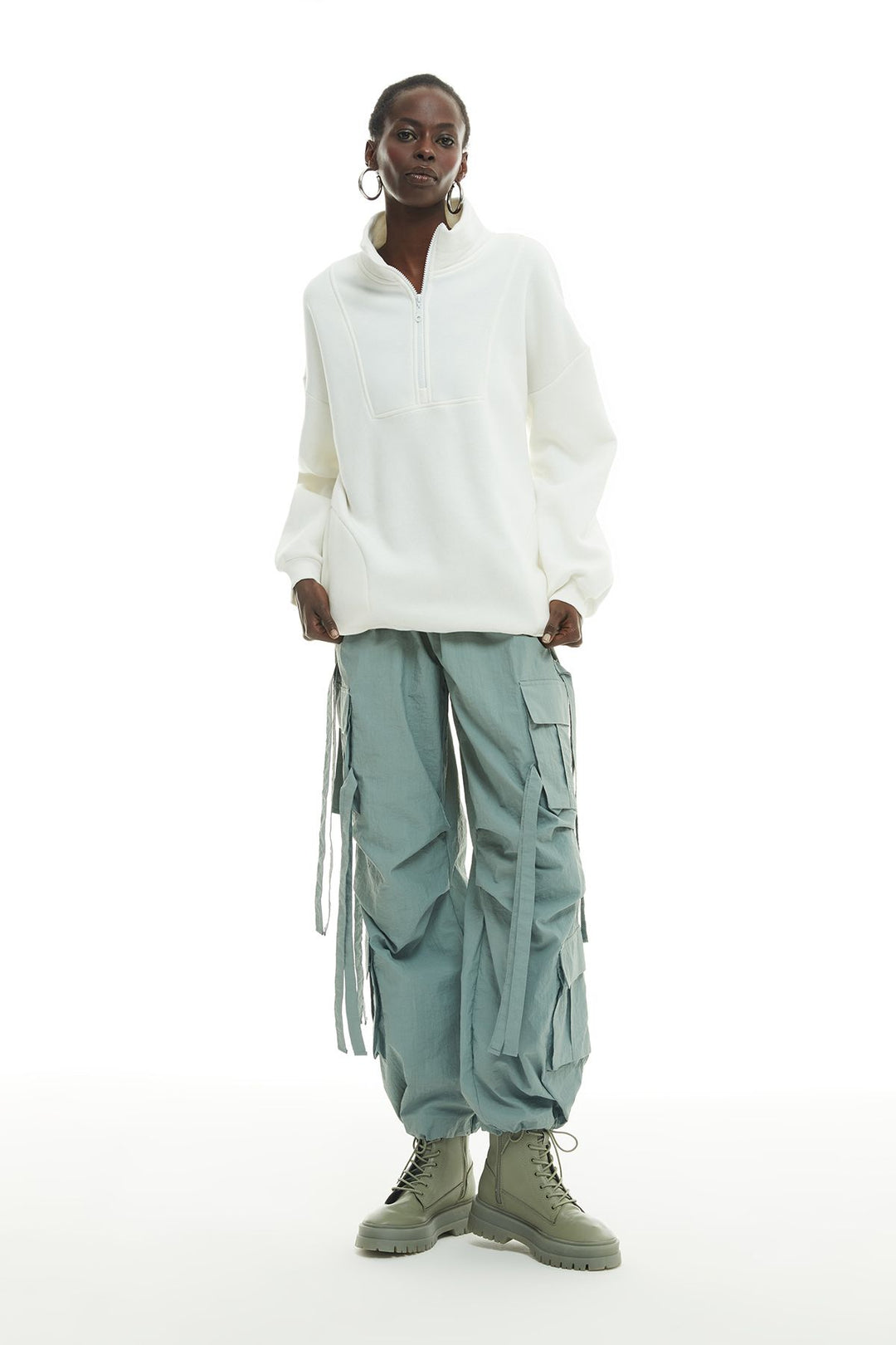 Zipper Turtleneck Sweatshirt Ecru