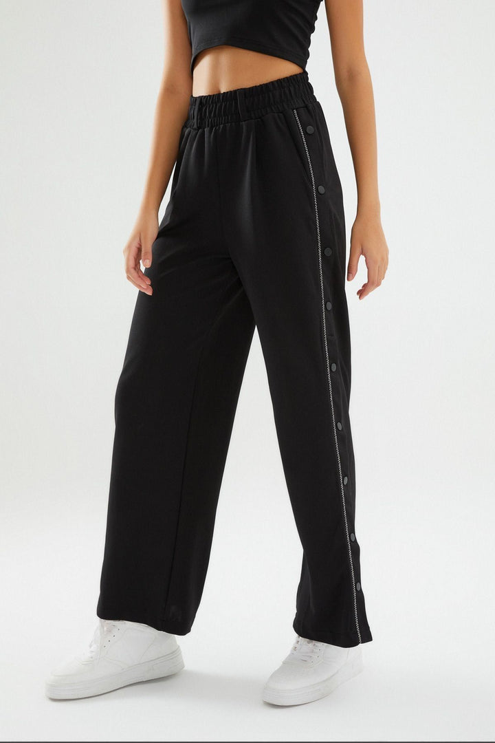 Yanları Çıtçıtlı Pantolon Siyah