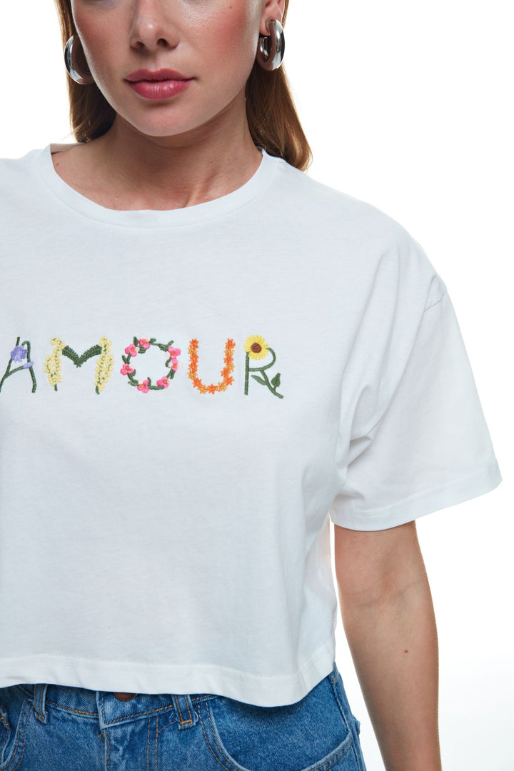 Renkli Yazı Baskılı Crop Tişört Ekru