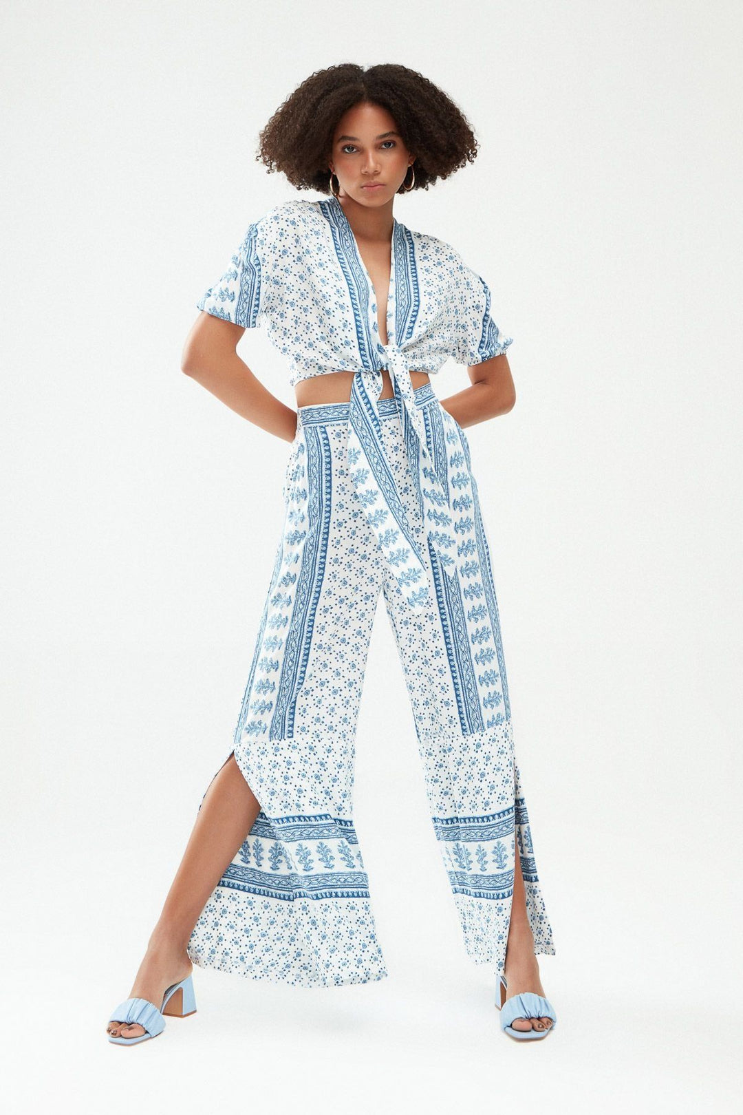 Patterned Tie Crop Blouse Blue