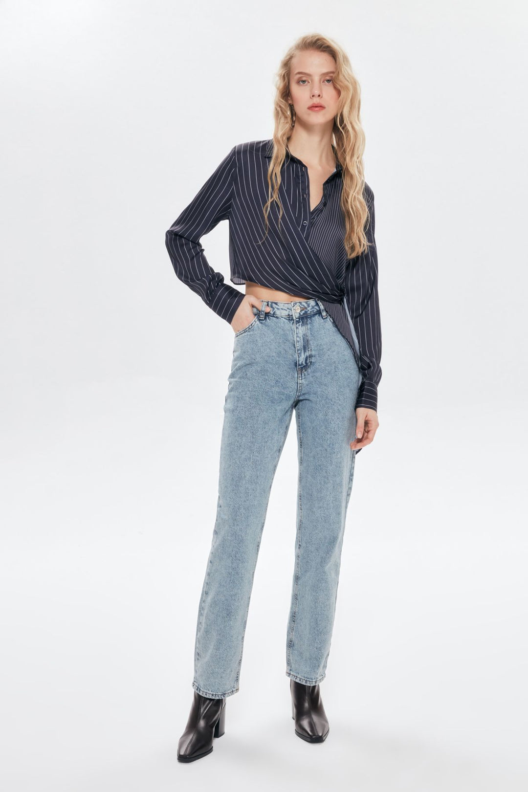 Bağlama Detaylı Saten Crop Gömlek Lacivert