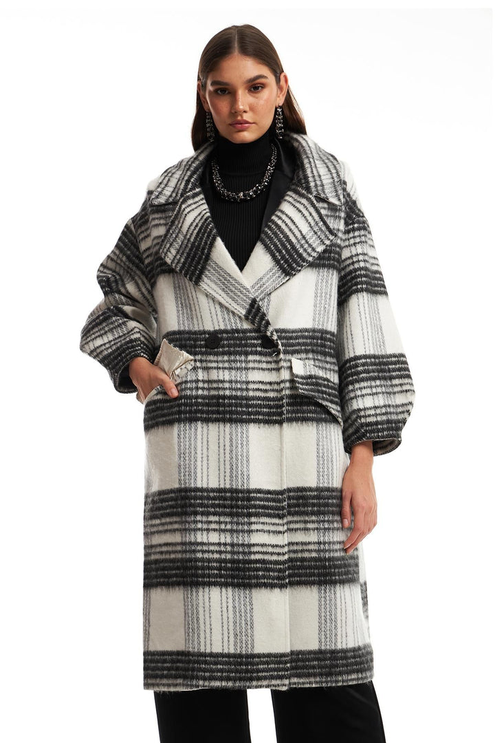 Wide Sleeve Detailed Coat Black