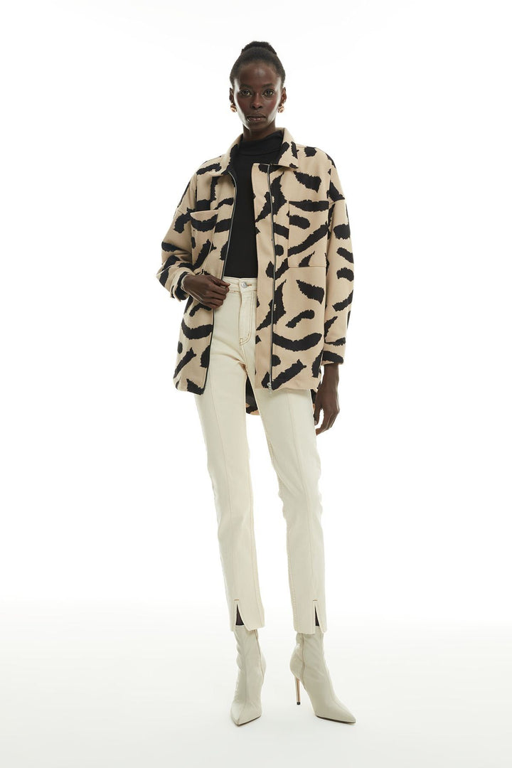 Fermuar Detaylı Leoparlı Ceket Bej