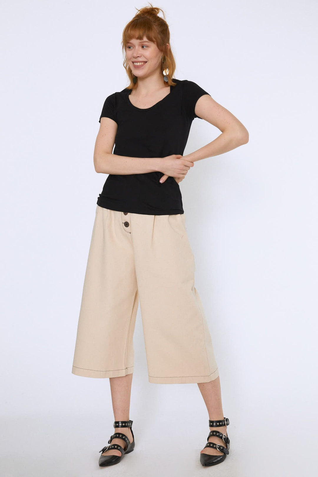 Geniş Yaka Basic Tişört Siyah