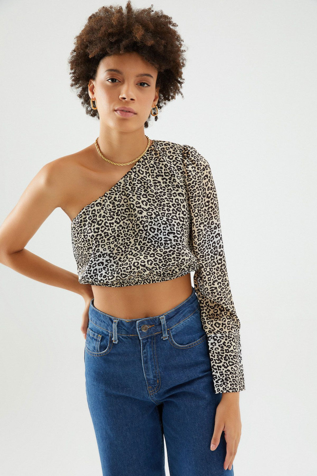 Leopar Tek Omuz Saten Bluz Kahverengi