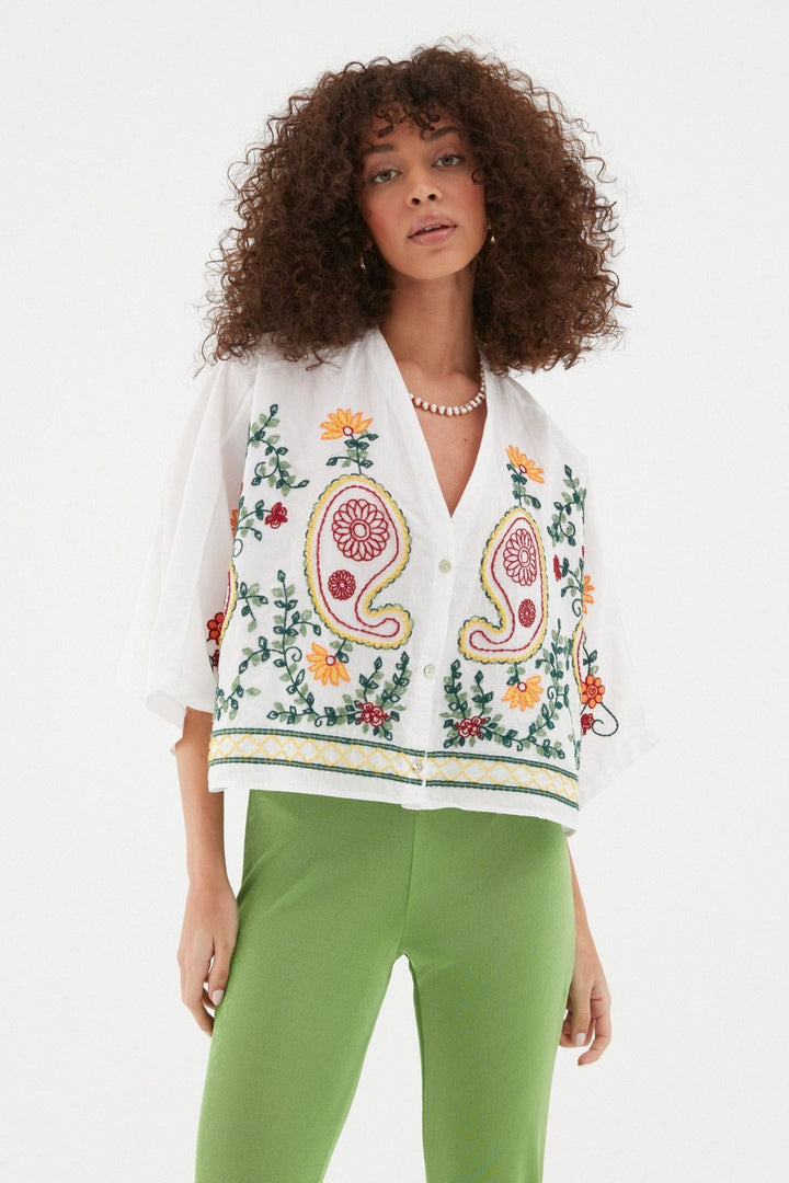 Nakış Detaylı Gömlek Beyaz