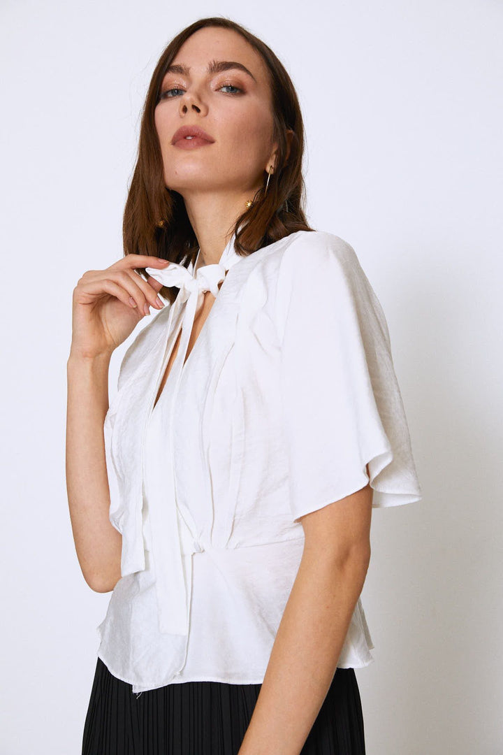 V Yaka Bağlamalı Bluz Ekru