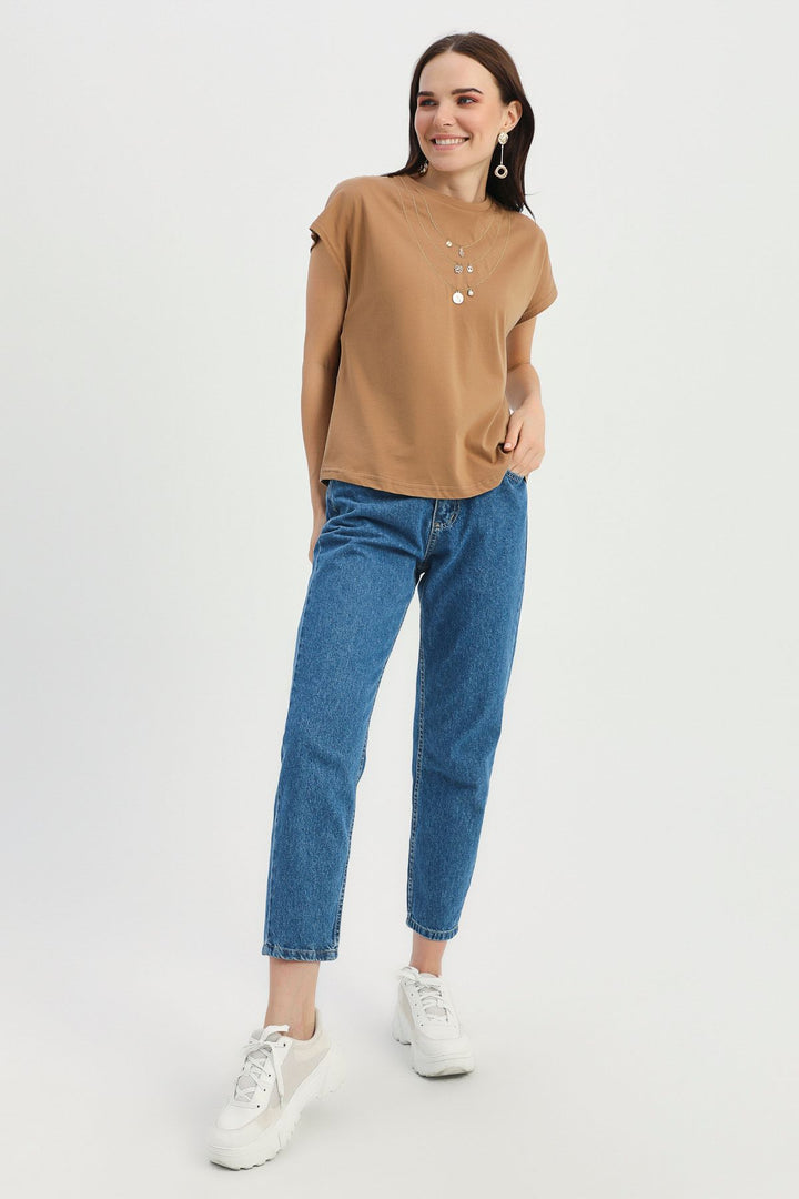 Necklace Accessory Detailed T-Shirt Brown