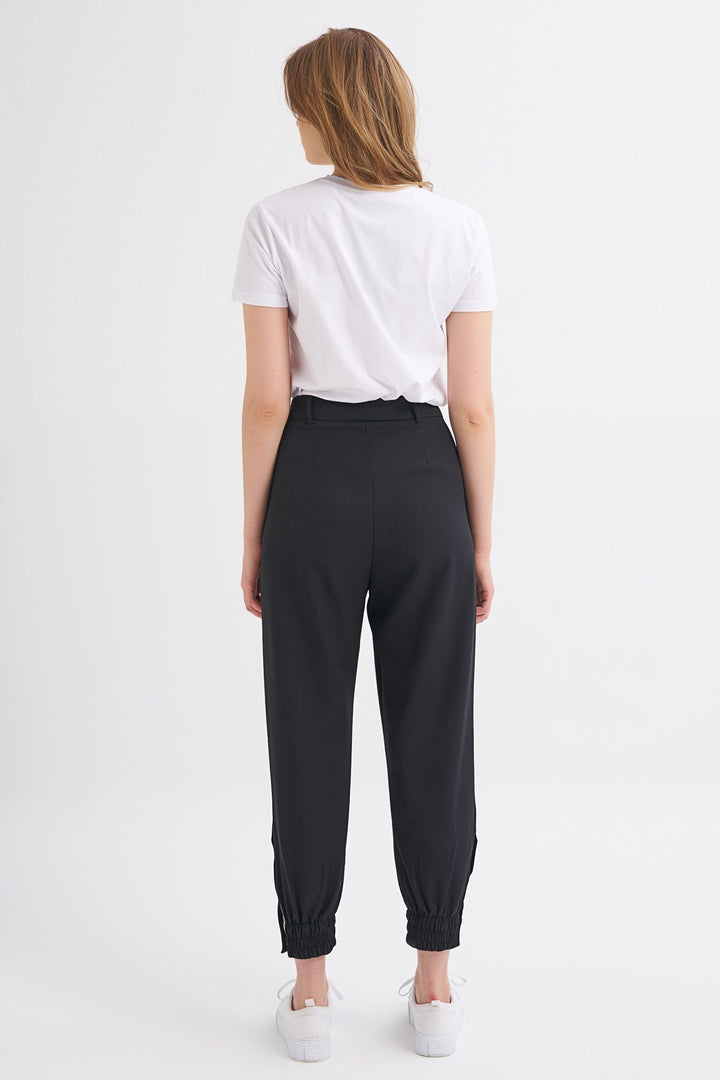 Paçası Çıtçıtlı Jogger Pantolon Siyah