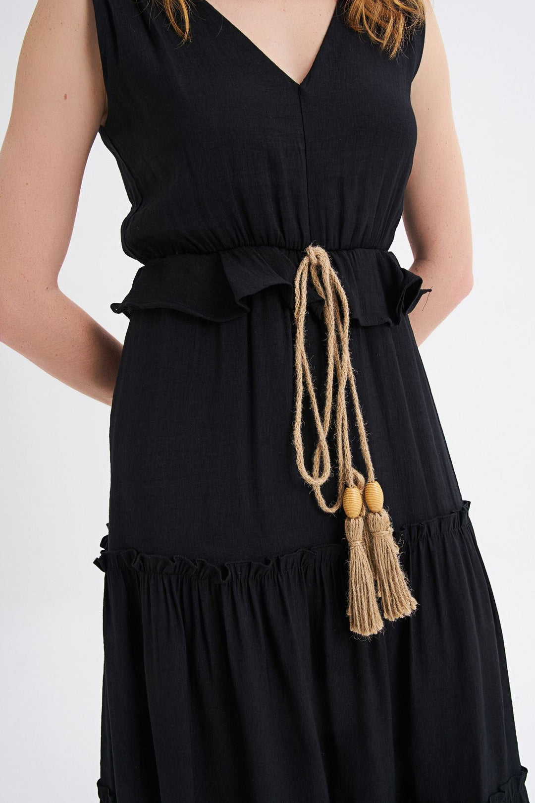 V Yaka Hasır Kemer Detaylı Elbise Siyah