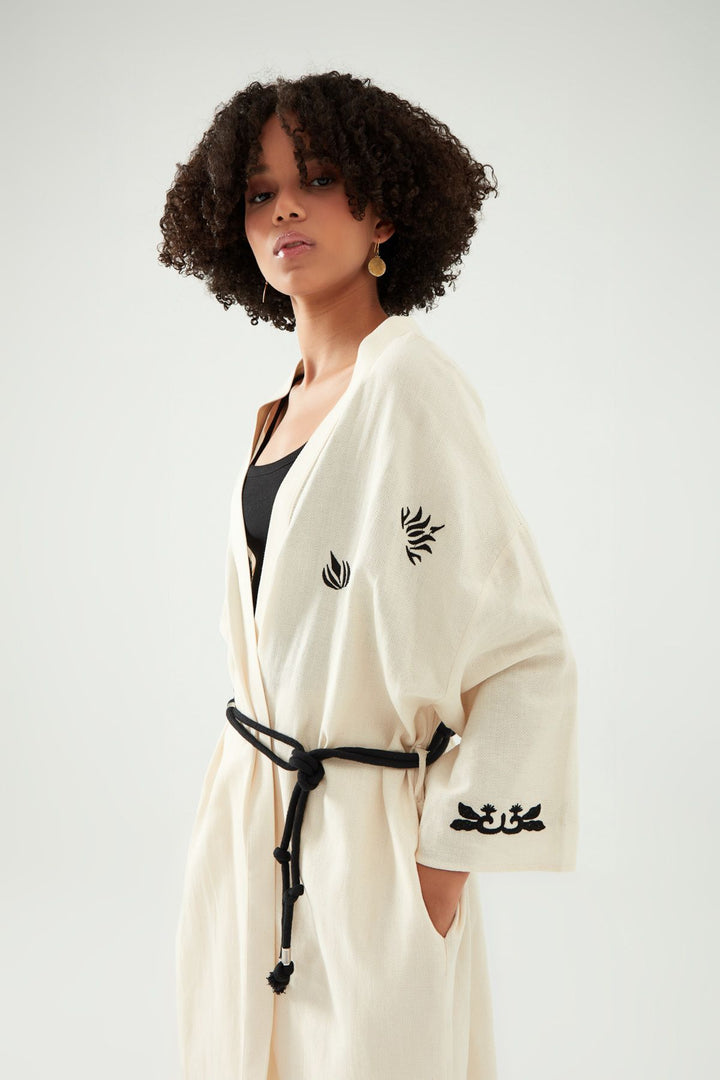 Nakışlı Kuşaklı Keten Kimono Bej