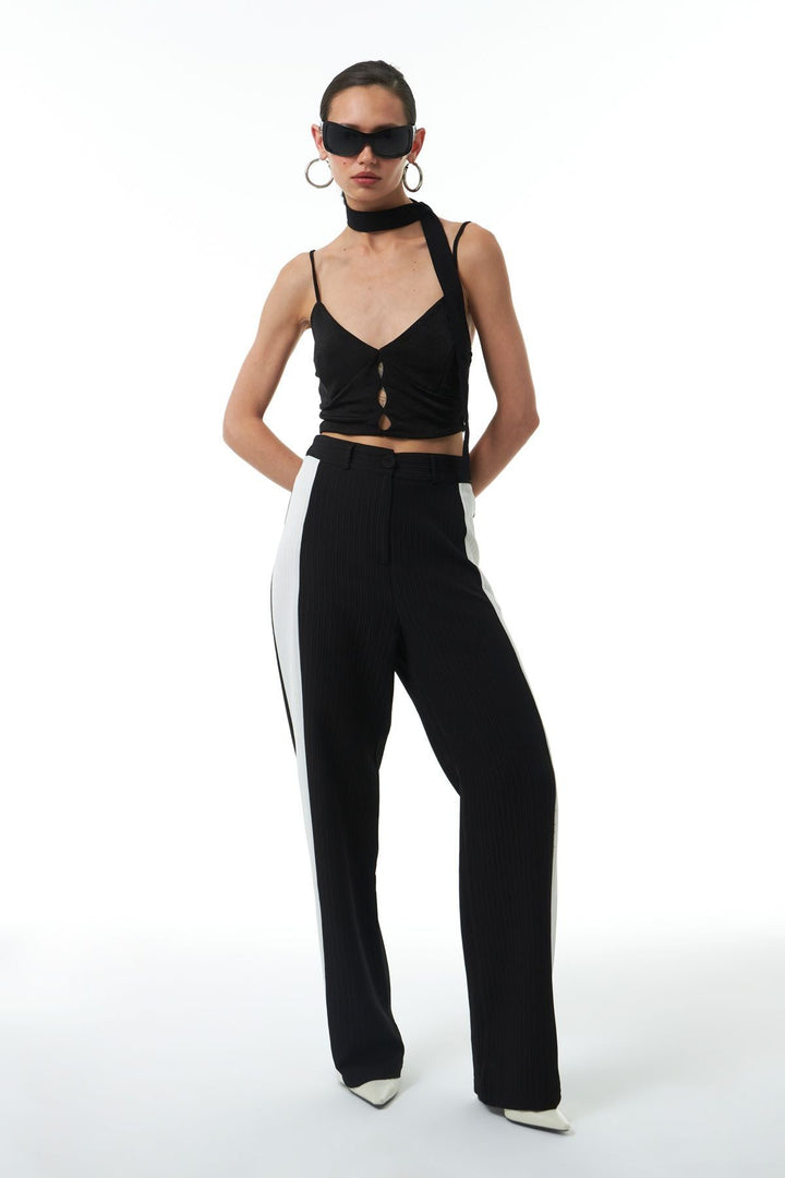 Low-cut Crop Blouse Black