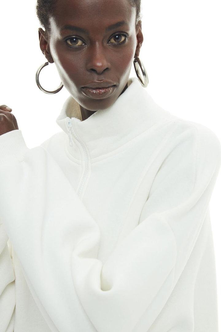 Zipper Turtleneck Sweatshirt Ecru
