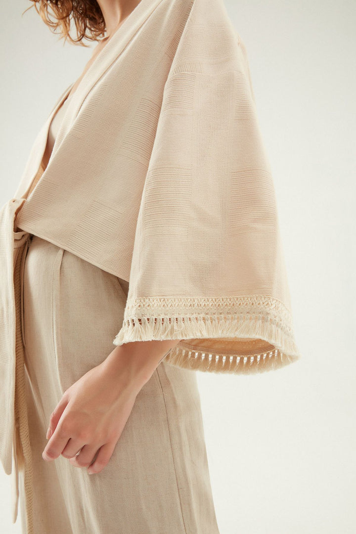Arkası Nakışlı Püsküllü Kimono Bej