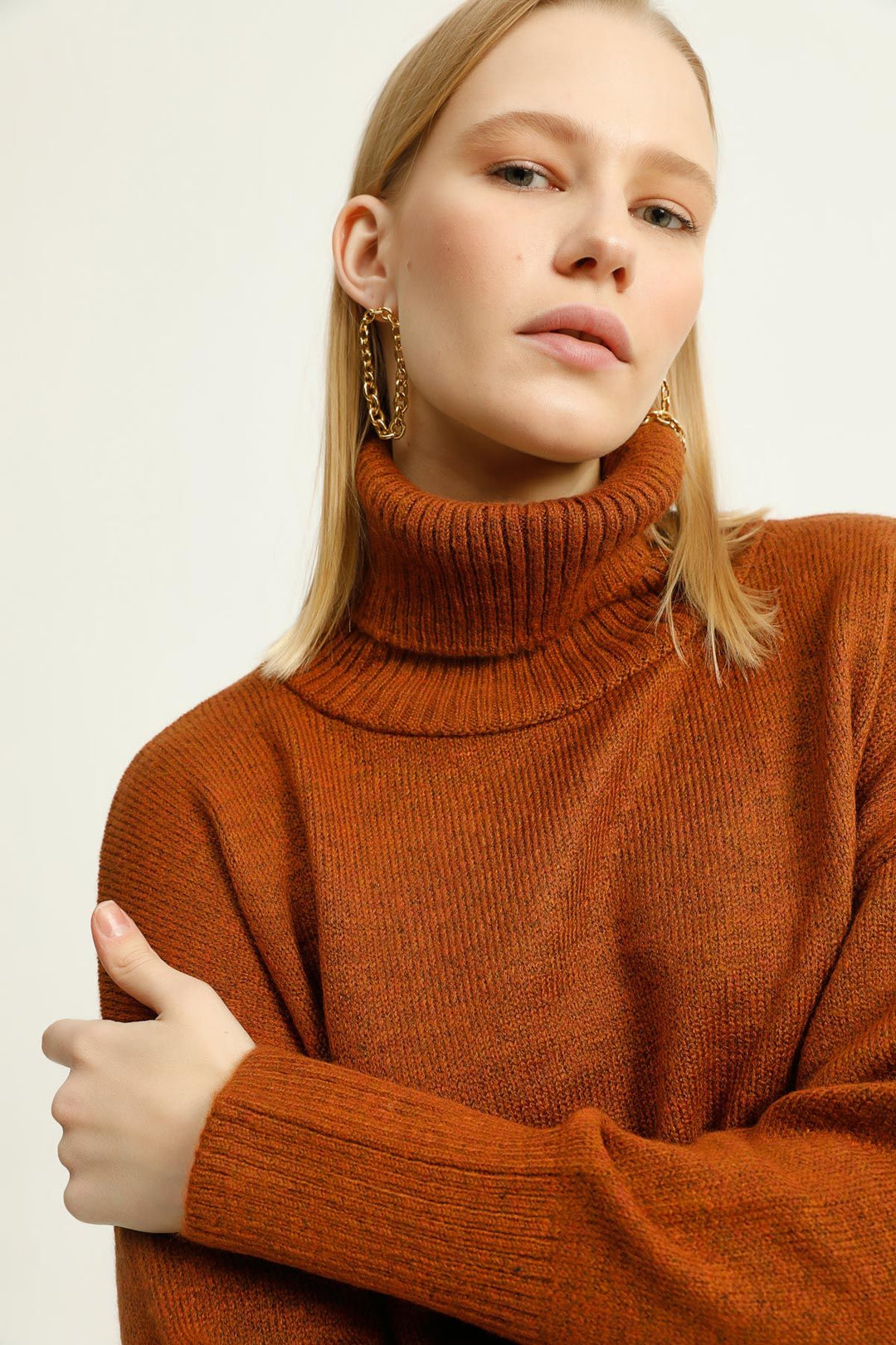 Turtleneck Loose Sweater Brown