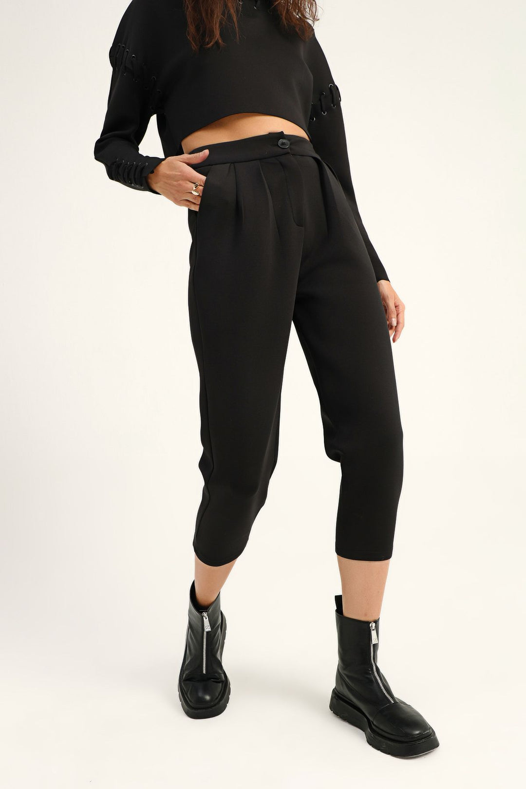 Diving Fabric Pleated Trousers Black